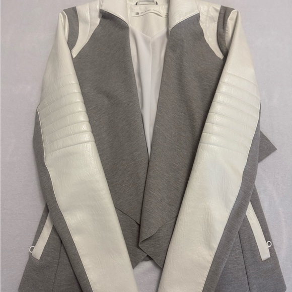 Stylish Gray and White Jacket - Picture 3 of 7